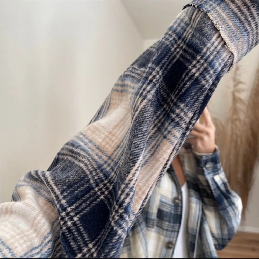 🆕🔄 Reposh Grace Distressed Plaid Jacket | Navy - Picture 8 of 10